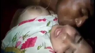 Gadis Seksi Kasih Kesempatan Cowok Miskin Ngentot Memeknya Di Video Mms Desi