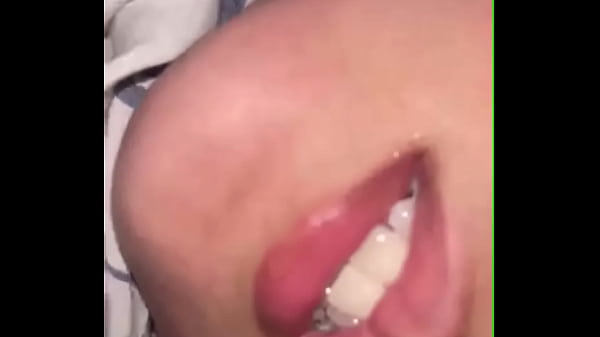 Tante Kesepian Minta Dipijat Sampai Merintih Karena Badannya Pegel Dan Panas