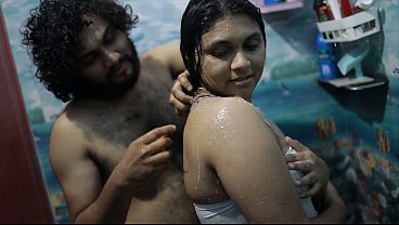 Cewek India Mandi Panas, Abang Tiri Ngewe Di Kamar Mandi