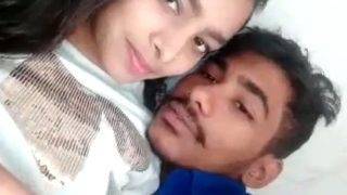 Ciuman Basah Desi Yang Bikin Merem Melek, Bibir Nempel Panas Bikin Crot.