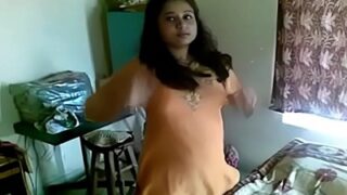 Video Mesum India: Jija Garang Ngebutak Puki Montok Salinya