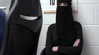 Wanita Maling Pakistan Dapat Hukuman Panas Di Amerika, Bikin Basah!