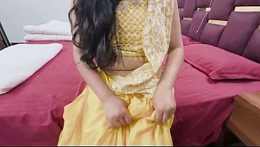 Bhabhi Ne Apni Gili Chut Se Dev Ka Gussa Mitaya, Jab Tak Wo Pura Bheega Naa Gaya, Aisi Raat Kabhi Bhool Nahi Payega.