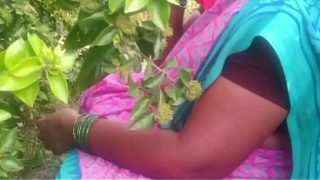 Bhabhi India Di Desa, Ngentot Di Luar Rumah Bikin Basah Kuyup