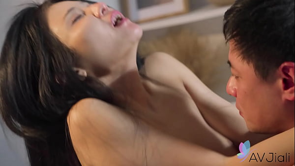 Istri Rumah Tangga China Xian’erai Dapet Kontol Keras Dan Nikmatin Banget.