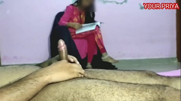 Ngencengin Dan Ngewein Priya Sambil Dengerin Suara Hindi Yang Bikin Makin Panas.