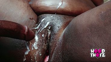 Dua Kontol Besar Ngegebugin Pantat Gede Montok Ibu Tiri Afrika Mereka