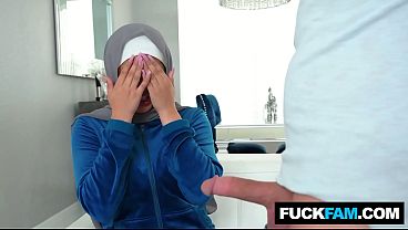 Tetangga Hijabi Kena Kejutan Kontol Besar Dari Sophia Leone, Nicky Rebel