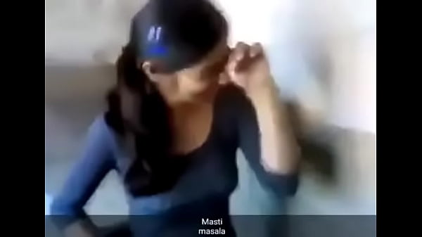 Desi Cewek Panas Buka-bukaan, Bikin Makin Tegang.