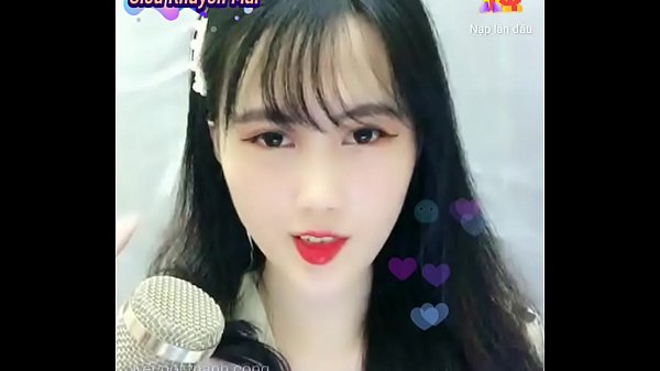 Tonton Live Hot Cewek Asia Goyang-goyang Seksi Di Uplive