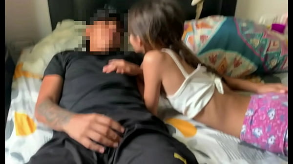 Hermanastra Binal Ngajak Kakak Tiri Ngewe Pas Ortu Tiri Lagi Pergi – Cerita Panas Abis