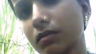 Bhojpuri Bhabhi Ke Khet Mein Jor Se Chudai Ka Maza