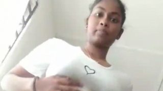 Bokep Tamil Cabul, Ceweknya Buka-bukaan Sambil Mainin Memek Basah
