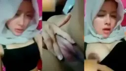 Hijab Manis Pamer Tetek Montok Bikin Ngiler.