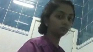 Nakes Cewek Tamil Nadu Mandi Sambil Selfie Telanjang, Bikin Malu Kamar Mandi.