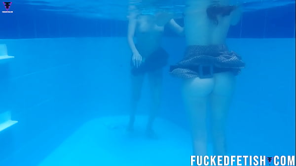 Yessica Bunny Dan Helen Bintang Cabul Seksi Berdua Di Kolam Bikin Ngentut