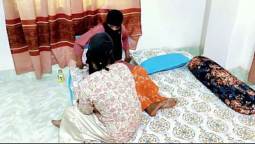Desi Bhabhi Mainkan Dildo Sampai Basah Kuyup
