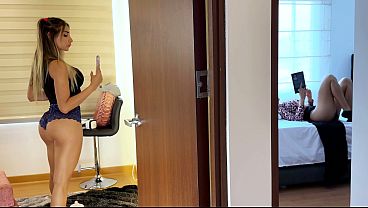 Ibu Mertua Seksi Ketahuan Colmek Dengerin Suara Nafas Panas Dari Kamar Sebelah!