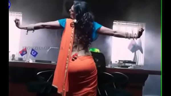 Desi Pantat Montok Dibalut Saree, Bikin Ngaceng.