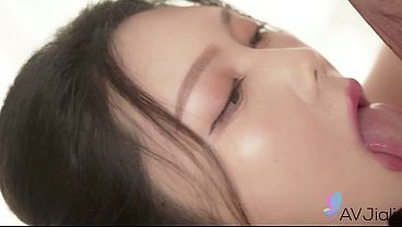 Gadis Cina Seksi Ban Ban Digenjot Keras Sampai Meringis.
