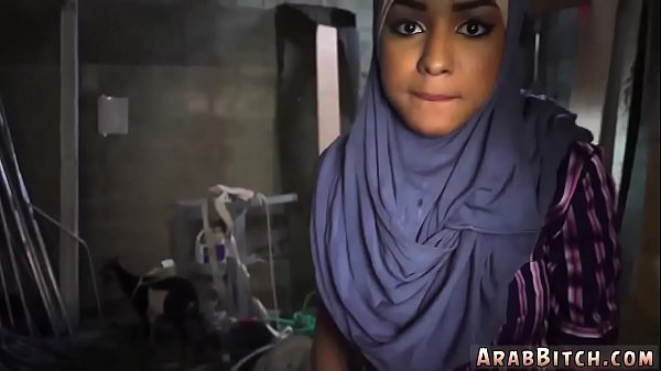 Gadis Remaja Arab Dan Wanita Muslim Di Titik Jatuh Pantat, 23km Di Luar Kota, Bikin Makin Erotis Dan Panas.