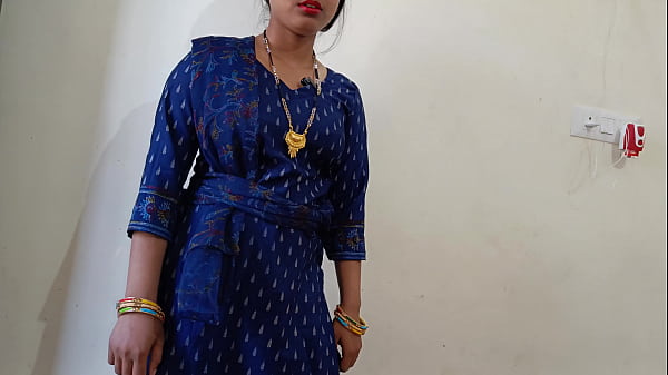 Desi Gao Ki Garmi Bhari Naukarani Ko Doggy Style Mein Chodte Hue Dard Se Chillane Ki Saaf Hindi Awaaz