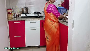 Ibu Rumah Tangga India Di Dapur Digenjot Habis-habisan Sama Kontol Gede, Crot Di Mana-mana