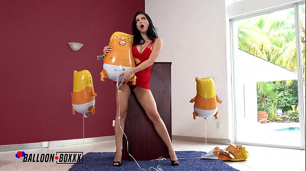 Ngentot Bareng Crystal Rush, Mami Rusia Nunggingin Balon Trump