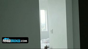 Blonde Sialan Daisy Stone Meraung Nikmat Dicolok Kontol Kakak Tiri Yang Horny