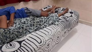 Ibu India Montok Digenjot Suami Kurus Kering, Ngewe Panas Bikin Basah – Full Hindi