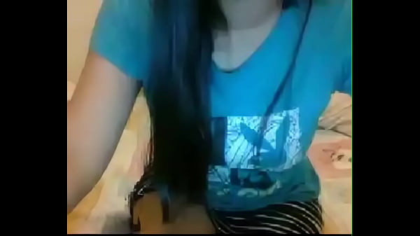 Ngentot Bareng Cewek Indo Montok Di Camfrog, Goyangannya Bikin Makin Tegang.