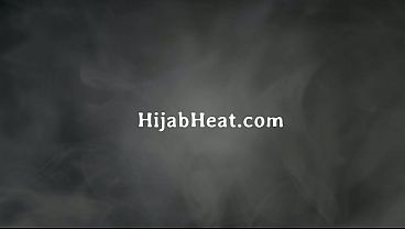 Bosok Arab Muslim Dijebol Bareng-bareng Di Kantor, Njerit Minta Ampun.