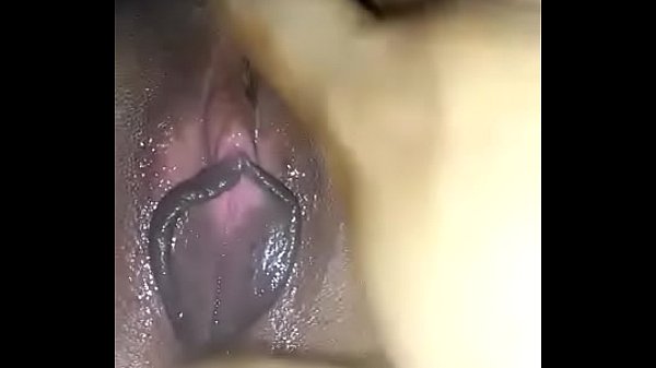 Cewek India Lagi Mainin Diri Sendiri, Basah Kuyup Kebelet Digaruk.