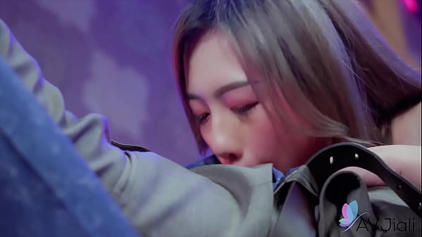 Cewek China Hot Lin Siyu Lagi Ngewe Sambil Digenjot Keras Banget.