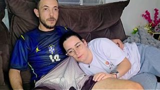 Irmã De Criação Gemendo De Tesão Enquanto O Irmão Invade Ela Assistindo Jogo Do Brasil