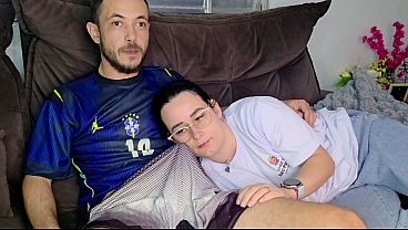 Irmã De Criação Gemendo De Tesão Enquanto O Irmão Invade Ela Assistindo Jogo Do Brasil