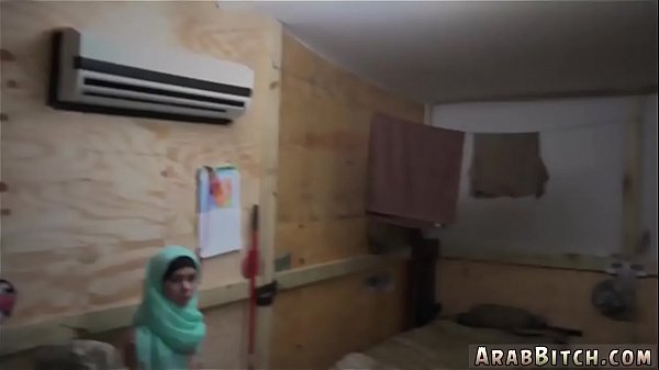 Operasi Memek Lari, Pertama Kali Ngentot Arab Di Lubang Belakang!
