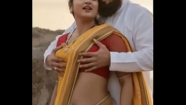Bhabhi Desi, Saree Nyaris Robek, Payudara Dipencet Sambil Cinta-cintaan Panas.
