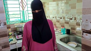 Selagi Istri Pergi, Suami Mesum Bercinta Brutal Dengan Pembantu Berjilbab Di Rumah Sepi