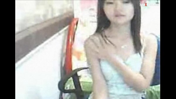 Cewek China Pamer Seksi Di Kamar, Bikin Ngilu Lihatnya.